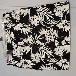 Stretch Skort SC & CO Size M Black/White Tummy Control